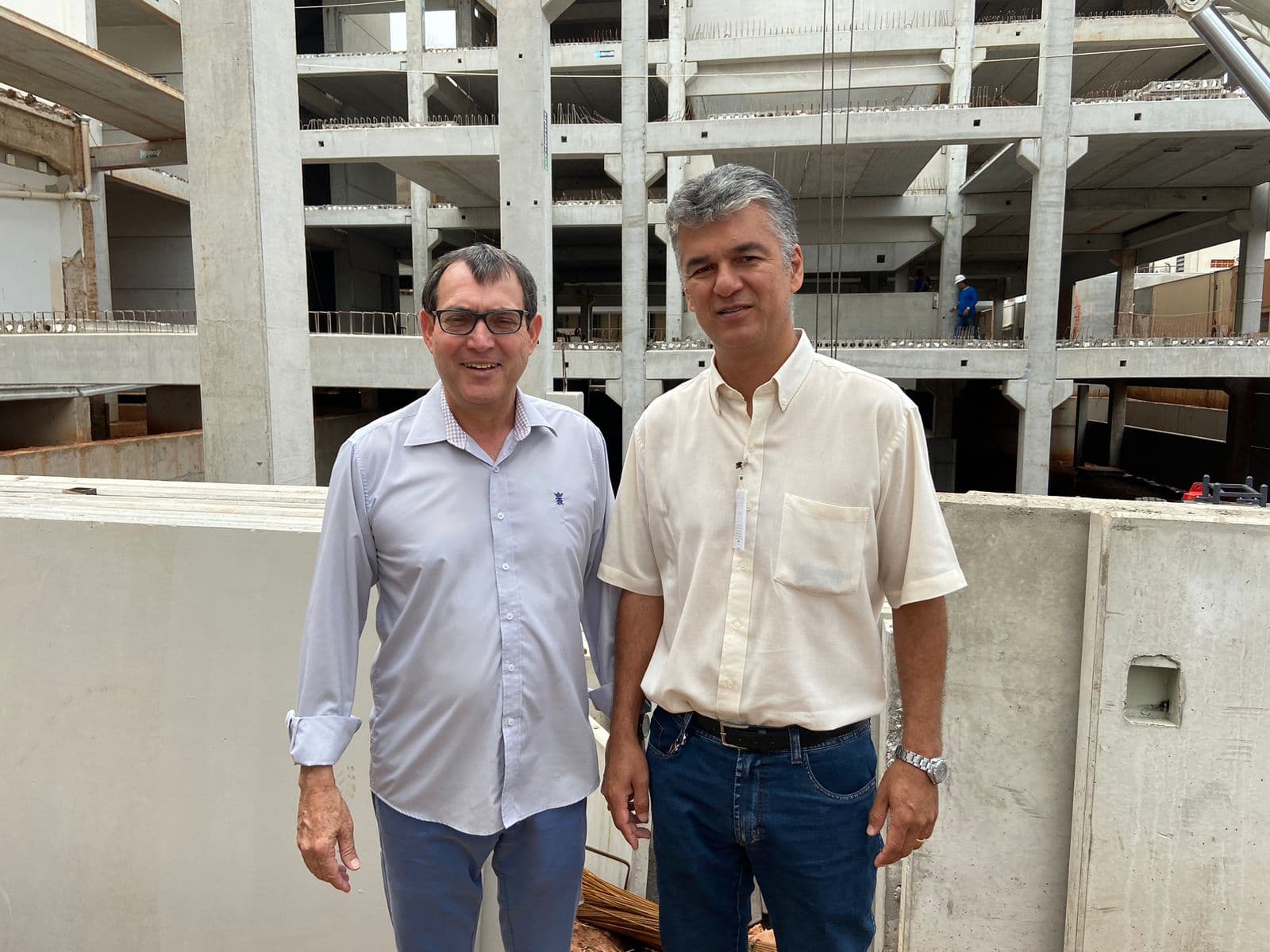 Santa Casa de Araraquara recebe Vereador Gerson da Farmácia e reforça convite ao Deputado Federal Baleia Rossi